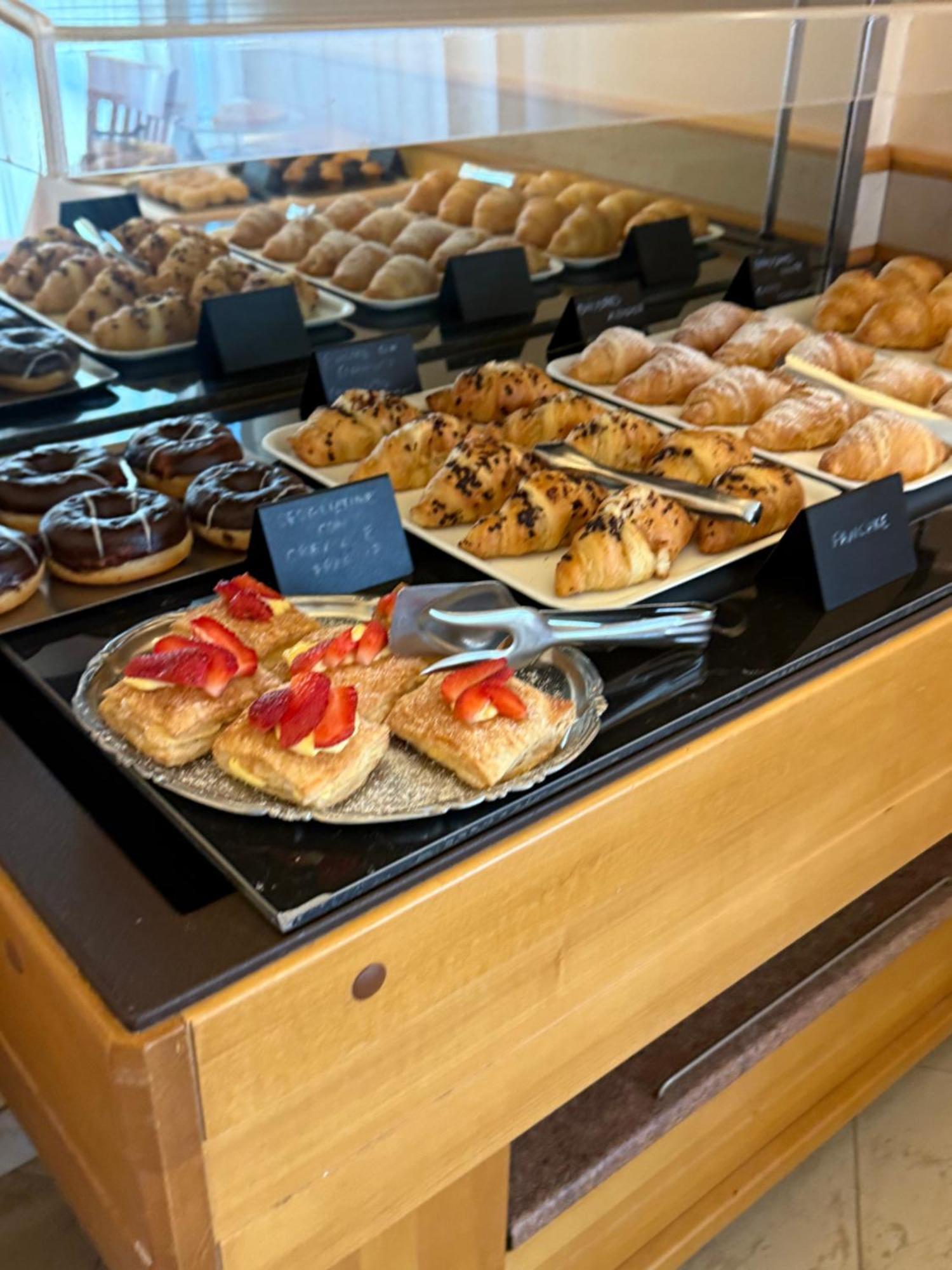Hotel Fortuna 基奥贾 外观 照片